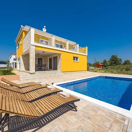Enchanting Villa With Pool In Krnica Krnica