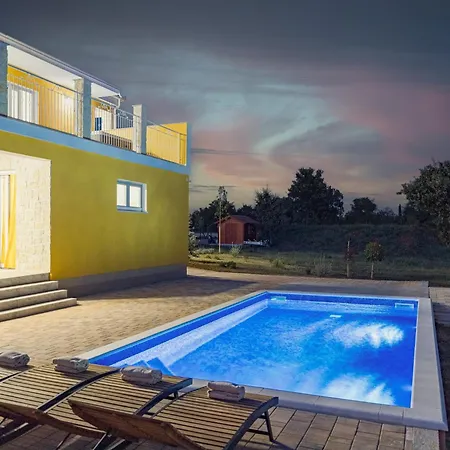 Enchanting Villa With Pool In Krnica Villa