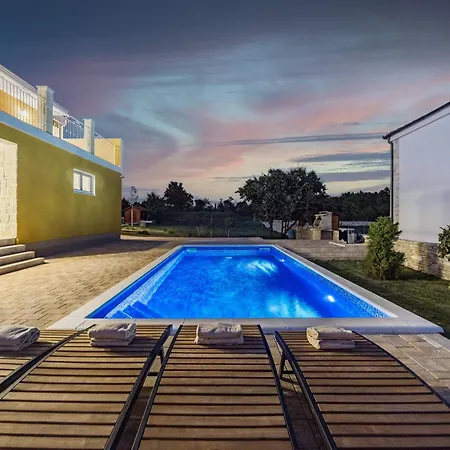 Enchanting Villa With Pool In Krnica Krnica