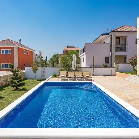 Enchanting With Pool In Villa Krnica