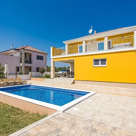 Enchanting Villa With Pool In Krnica Villa
